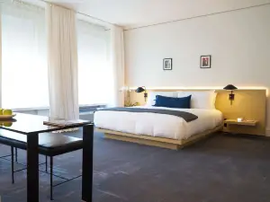 The Chicago Hotel Collection - Ambassador Gold Coast
