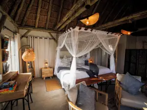 Tsauchab River Lodge