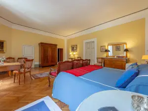 Villa di Tizzano, Luxurious Retreat in Tuscany