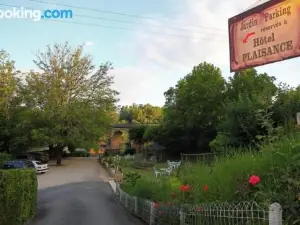 Hôtel Restaurant Plaisance-Piscine Couverte et chauffée- Proche Sarlat-
