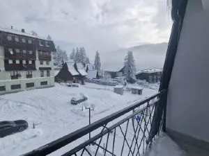 Apartments and Rooms Ski