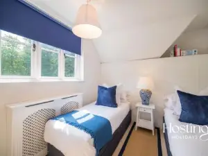 Magnolia Lodge - 4 Beds Fabulous Garden Parking