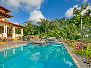 Ocean and Mountain Views with Pool and Spa - Exquisite Tropical Escape