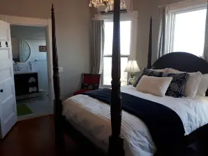 Hillside Landing B&B