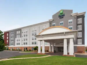 Holiday Inn Express & Suites FREDERICKSBURG by IHG