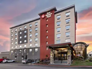 Best Western Plus Landmark Inn