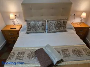 Grupo García de Paredes Apartamentos y Hoteles