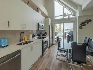 Skyline 207 - Mountain View Townhouse-AC - Heated Pool - Hot Tub