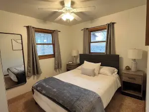 Cozy Lakefront Cabin w/ Stunning Views & Pontoon!