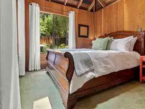Pet - Friendly Waterfront Glamping Cabin on Austin Creek in Cazadero