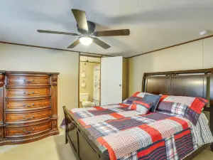 Bonneau Vacation Rental w/ Private Yard!