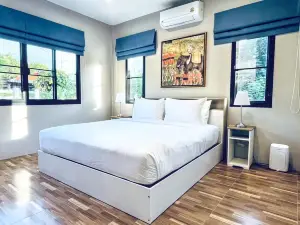 วิลล่าส่วนตัว 2 ห้องนอนใกล้น้ำตกในเขาหลัก มีระเบียง อ่างจากุซซี่ขนาดใหญ่