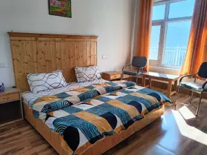 Hotel Satya