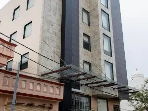 HOTEL AVENUE 30