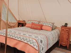 Private Glamping Site at Family-Run Farm, Blind Buck Valley Farmstead