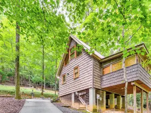 Cozy Nature Escape! Roaring Gap Cabin w/ Patio