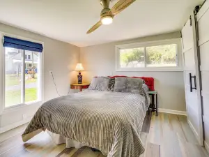 3 Mi to Caesars Casino: Indiana Retreat w/ Patio!