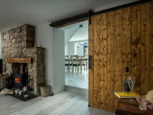 Esmor Cottage