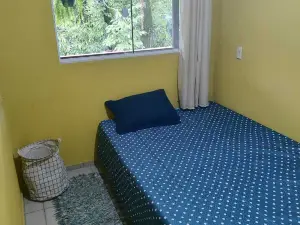 河畔旅館