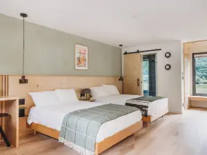 Otherland Hotel