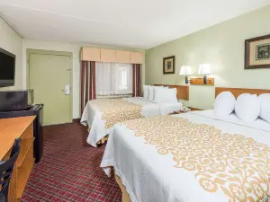 Days Inn & Suites by Wyndham Springfield on I-44