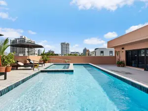 HiBird- Apartment and Suites Hotel