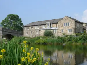 The Red Lion & Manor House