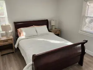 Quiet and Clean Home near Downtown Homewood with Private Backyard!