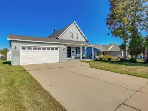 Steps to Lake Michigan: Manitowoc Home w/ Fire Pit