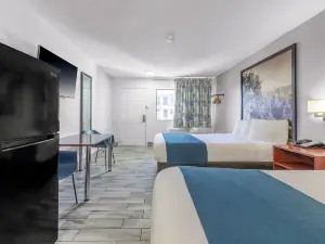 Days Inn & Suites by Wyndham Flagstaff Near University