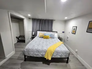 Spacious & Modern Guest Apartment with Private Entrance