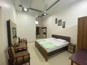 Hotel Vasant Gajraula