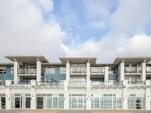 Steveston Waterfront Hotel
