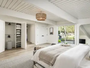 Expansive Backyard and Gourmet Kitchen - Charming Modern Haven