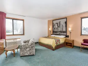 Super 8 by Wyndham Bourbonnais/Kankakee Area