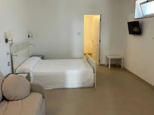 โรงแรม เรสซิเดนซ์ อิล ฟาโร อัชชาโรลี