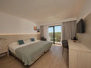 Hotel Playa Mondrago