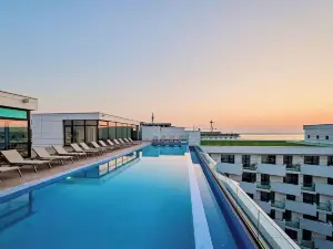 Alezzi Infinity Aparthotel & Spa