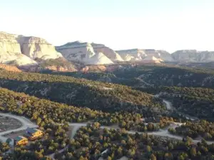 Painted Cliffs-Hot Tub, Amazing Views Between Zion and Bryce