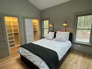 The Appleton Retreat - 1,500 acres Mid-Coast Maine rest & relaxation + hiking