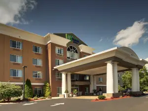 Holiday Inn Express & Suites MIDDLEBORO RAYNHAM by IHG