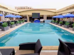 LB Suites Hotel