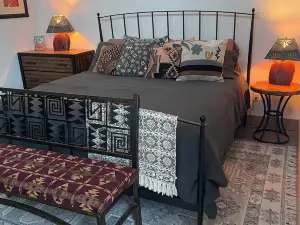 Your dream retreat in a private and tranquil 2 bed/2 bath home near Moab, Utah