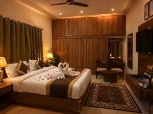 The Golden Villa