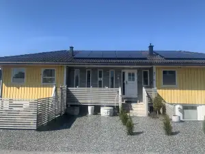 Pool & Sauna Retreat - Private Studio Apartment Porsgrunn