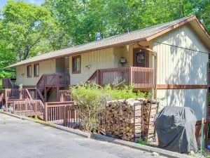 1/2 Mi to Marina: Lake Arrowhead Condo!