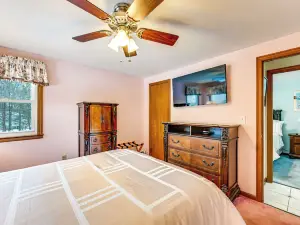 Spacious Yard w/ Gazebo: Charming Windsor Retreat