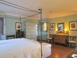 In the Maremma  classic Tuscany villa with pool near the Sea