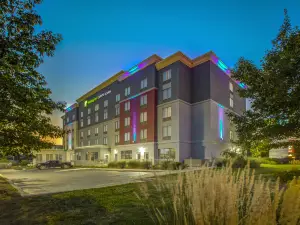 Holiday Inn Express & Suites WOODSTOCK SOUTH by IHG