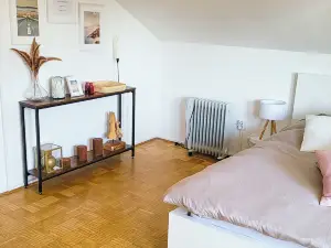 DG Rechts 40m 2-Zimmer Wohnung